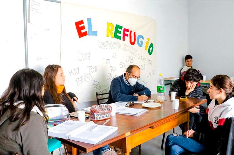 El Intendente Pisano visitó “El  refugio,  espacio joven” de la Dirección de Juventudes