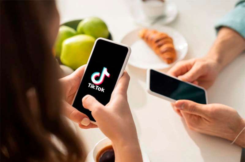 Influencers y “productos mágicos”: El riesgo oculto de la desinformación en redes sociales