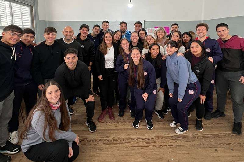 Se realizó una charla sobre infancias y responsabilidad en el I.S.F.D.y T. N° 27