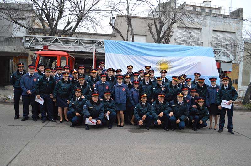El Intendente Bucca acompañó el homenaje a Bomberos Voluntarios