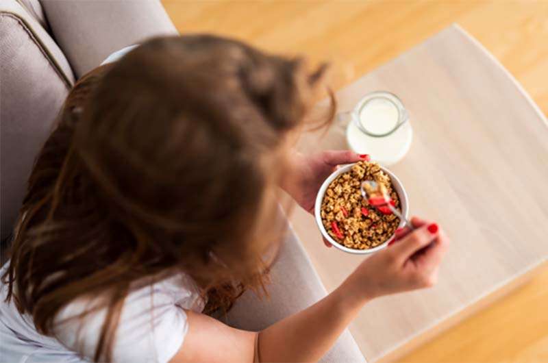 Cambios en los hábitos escolares y su impacto en la salud infantil